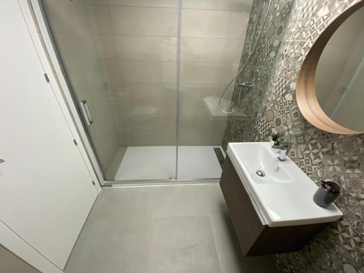 Bonito Apartamento De 2 Habitaciones Con Terraza Málaga Exterior foto